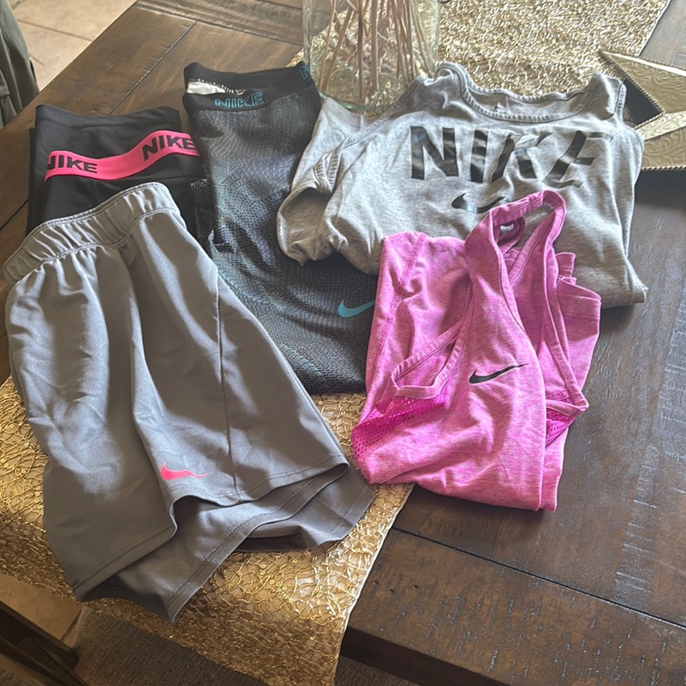 Nike Bundle Activewear Set